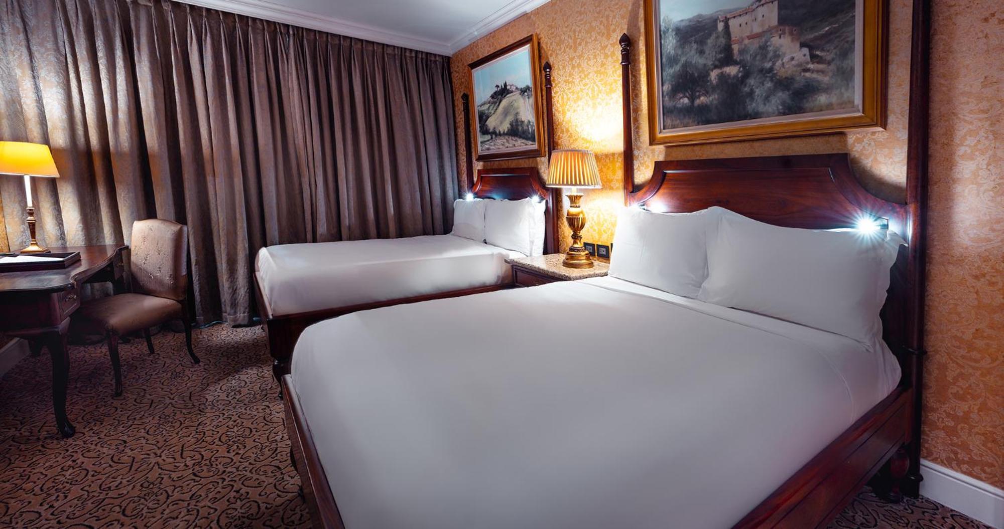Palazzo Hotel Fourways Eksteriør billede A room at the hotel