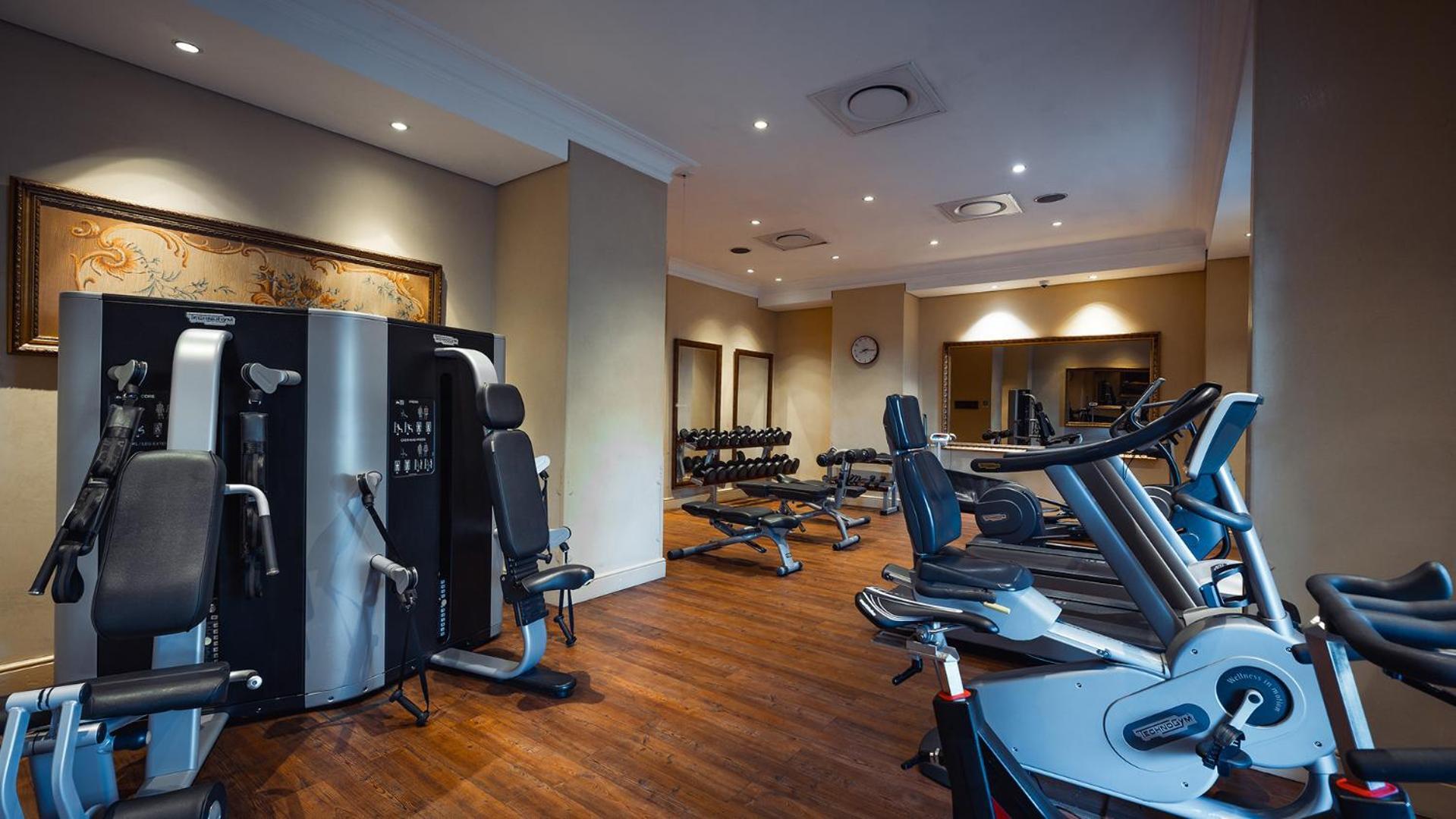 Palazzo Hotel Fourways Eksteriør billede The gym at the Taj Mahal Palace