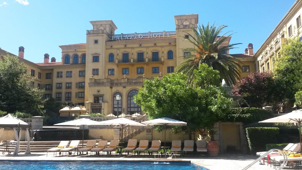 Palazzo Hotel Fourways Eksteriør billede Hotel